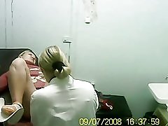 Blonde s'est rendue à mon médecin.