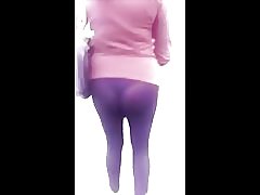 Milf formidable gentil voir par le biais de cul